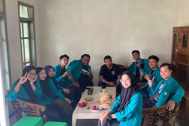 Pendampingan Edukasi Pembukuan Keuangan Digital KSM-T Unisma Malang pada UMKM di Dusun Pohkecik
