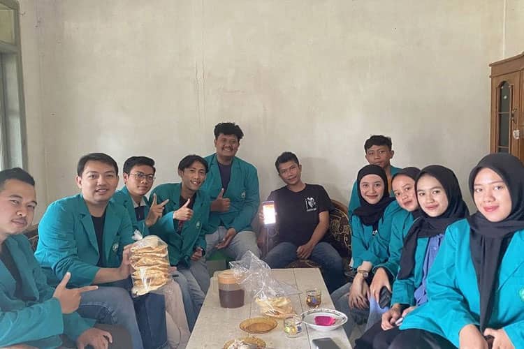 Edukasi Mahasiswa KSM-T Unisma Malang Tentang Pengembangan Branding Logo dan Pemasaran UMKM
