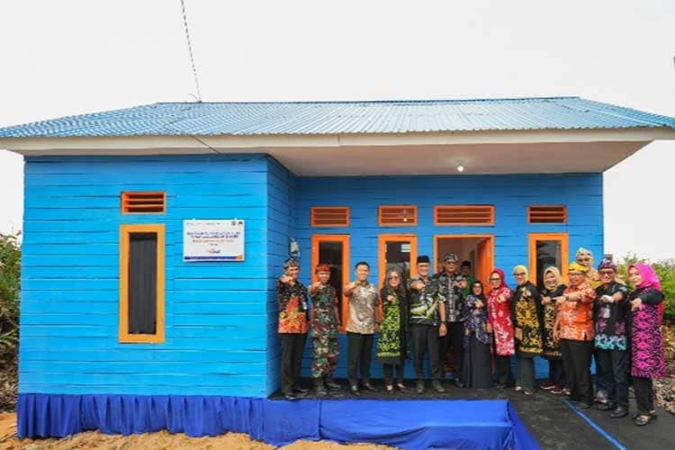 Bantu Relokasi dan Bedah Rumah Warga Sekitar Perusahaan, Pupuk Kaltim Proaktif Salurkan Rp630 Juta