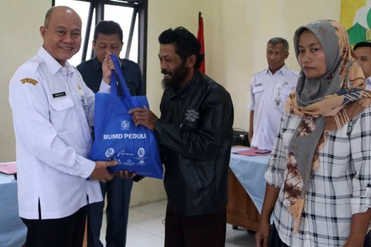 600 Paket Sembako Bagi Masyarakat Kurang Mampu Disalurkan, Ini Pesan Sekda Banjarnegara 