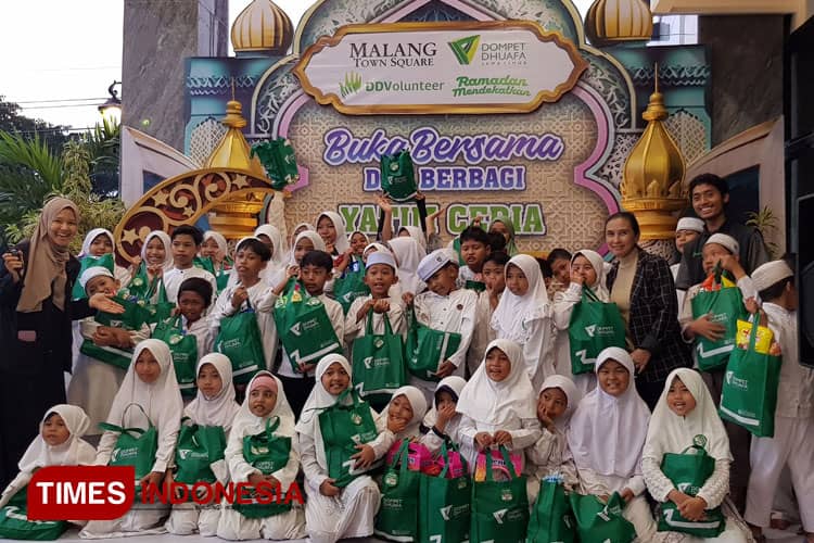 Puluhan Anak Yatim Bahagia di Matos, Bermain hingga Belanja