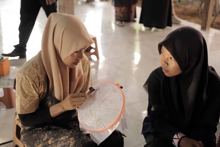 Astra Meresmikan ‘Omah Pembatik Cilik’ sebagai Destinasi Eduwisata Pembatik Cilik