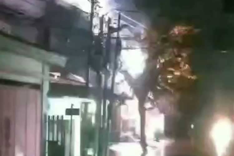 Trafo Listrik PLN Meledak Bikin Warga di Merjosari Kota Malang Panik