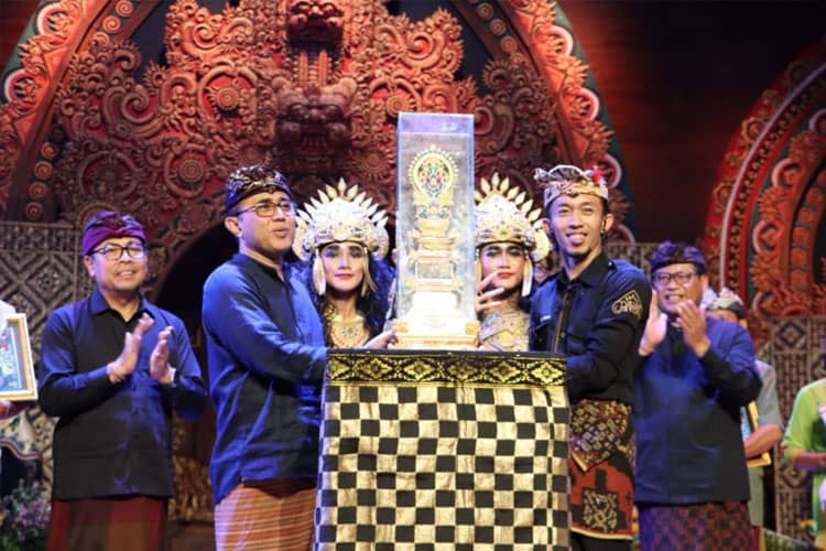 Peringati Hari Tari Sedunia, Menteri PPA Resmikan Event Naluri Menari di Denpasar