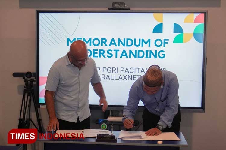 STKIP PGRI Pacitan Tekan MoU dengan PT Parallaxnet Siber Indonesia