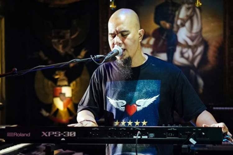 Ahmad Dhani Akui Suaranya Jelek, Nuansa Bening Versinya Malah Viral
