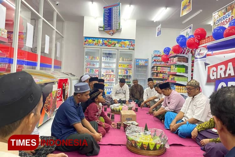 Kemeriahan Grand Opening JABmart Cabang ke- 12, Ada Tumpeng Hingga Giveaway