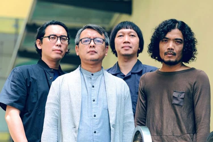 Supermusic Superstar Intimate Session Hadirkan Efek Rumah Kaca di Surabaya