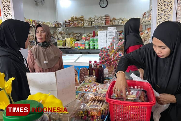 Warung Mbak Sri: Surga Kuliner Tradisional dan Pusat Oleh-Oleh di Probolinggo