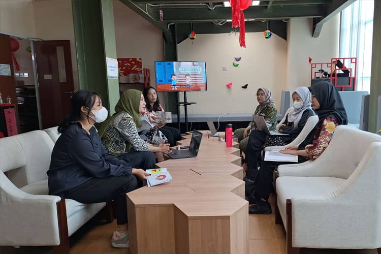 Dosen Bahasa Mandarin UM Kembangkan Media Digital Inovatif  untuk Tingkatkan Keterampilan Menulis