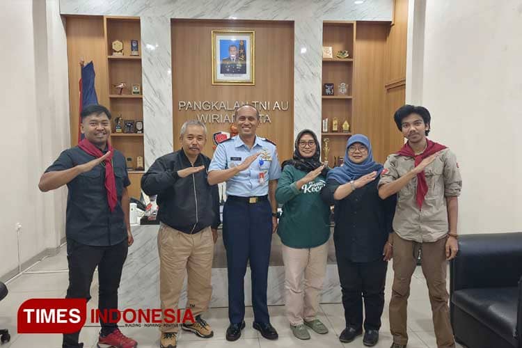 HUT ke-79 RI, Bendera Merah Putih Akan Berkibar di Udara Pasir Datar Gunung Galunggung