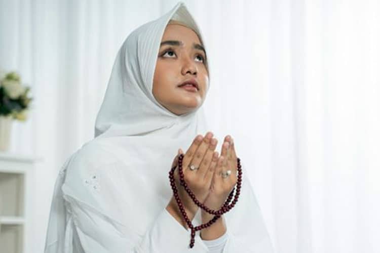 12 Adab Saat Membaca Shalawat Nariyah, Ini Selengkapnya