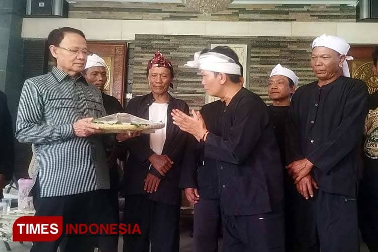 Karna Sobahi Apresiasi Tradisi Rebo Wekasan, Dorong Apem Jadi Produk Unggulan UMKM Majalengka