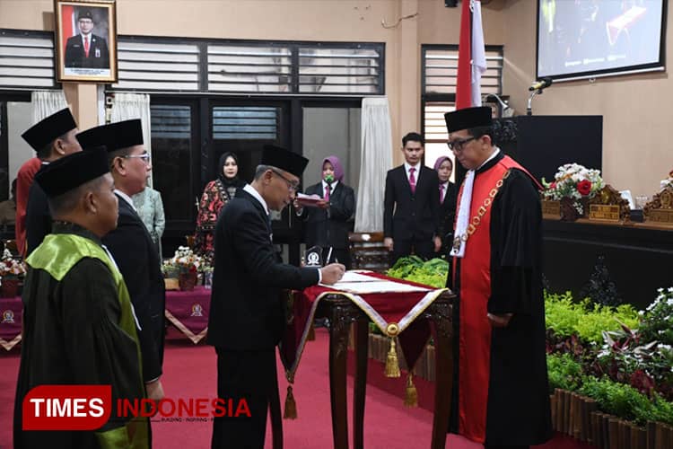 HR Bambang Irawan Dilantik Menjadi Ketua DPRD Purbalingga Periode 2024-2029