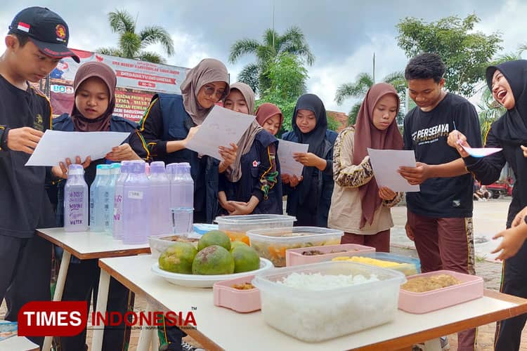 Cegah Stunting dari Hulu, AQUA Banyuwangi Ajak Pelajar SMA Ketahui Menu Sehat