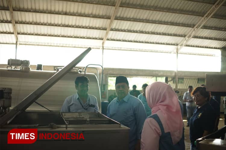 Dorong Energi Alternatif, Warsubi Siap Kaji Potensi Biogas dari Kotoran Sapi