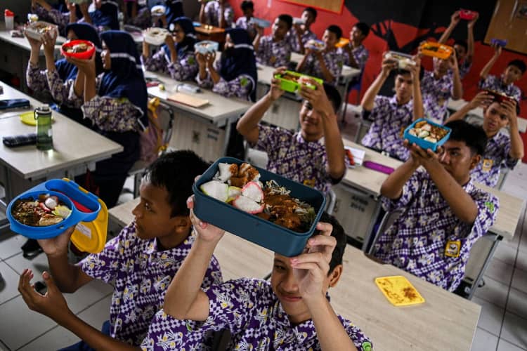INFO GRAFIK: Kuota dan Jadwal Dimulainya Program Makan Bergizi Gratis