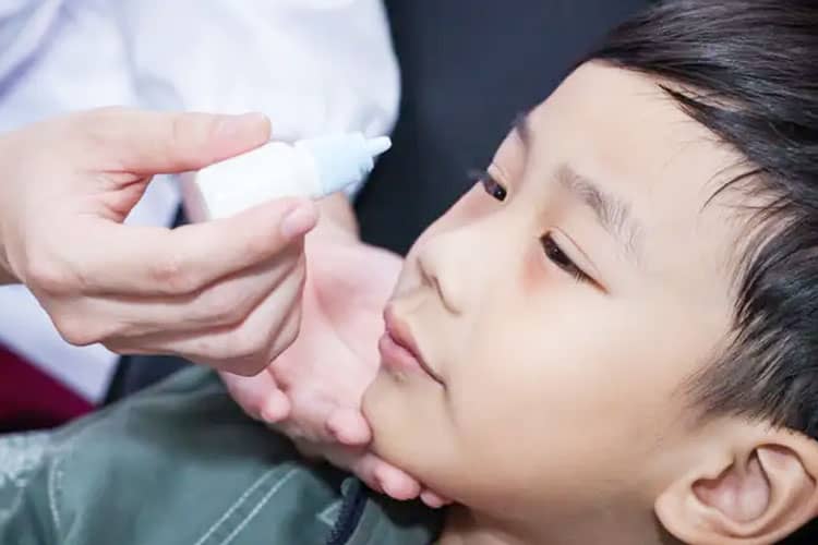 Penyebab dan Cara Mengatasi Mata Anak Sering Berkedip