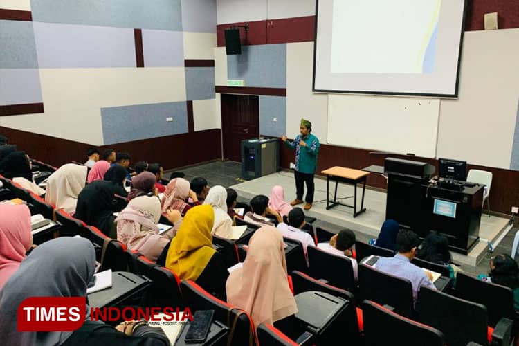 Dosen FIKOMM UMBY Paparkan Pentingnya Literasi Digital di USIM Malaysia