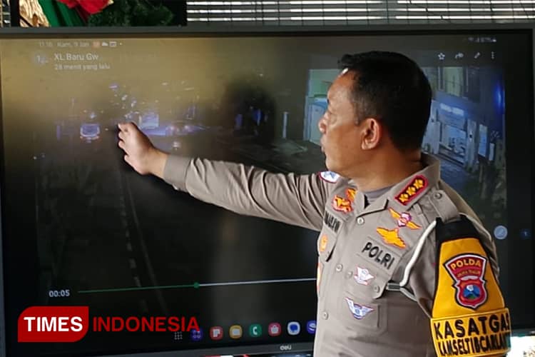 Ini Jawaban Dirlantas Polda Jatim Soal Bus Hijau Misterius