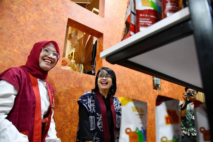 Pj Ketua Dekranasda Jawa Barat Resmikan Gerai Baru di Kota Cimahi