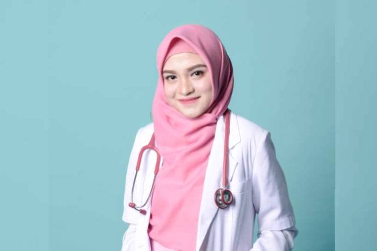 Dirikan Komunitas Dokter Hijab Cantik, dr. Vita Suarakan Brain, Beauty and Behavior