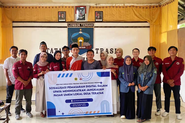Sosialisasi Pemasaran Digital: Upaya Meningkatkan Jangkauan Pasar UMKM Lokal Desa Teratak