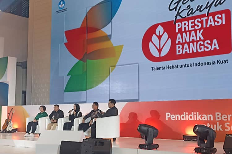 Kobi Education Berbagi Tips Persiapan S1 ke Luar Negeri di Gelar Karya Prestasi Anak Bangsa