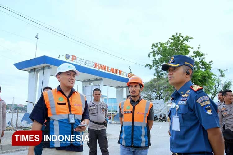 KSOP Waingapu Inspeksi Dua Kapal Ro-Ro KM Dharma Kartika V dan KM Egon