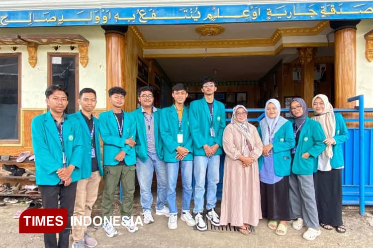 Donasi Buku, Pakaian, dan Dana untuk Panti Asuhan Nurul Huda Dusun Kreweh oleh KSM-T Unisma