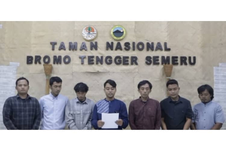 TNBTS Tangkap 7 Pendaki Ilegal Gunung Semeru