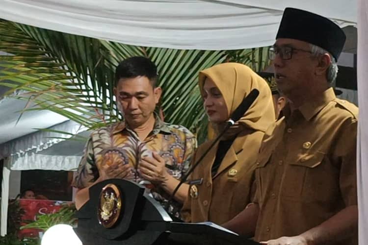 Wali Kota dan Wakil Wali Kota Kediri Membaur Bersama Lapisan Masyarakat Untuk Berbuka