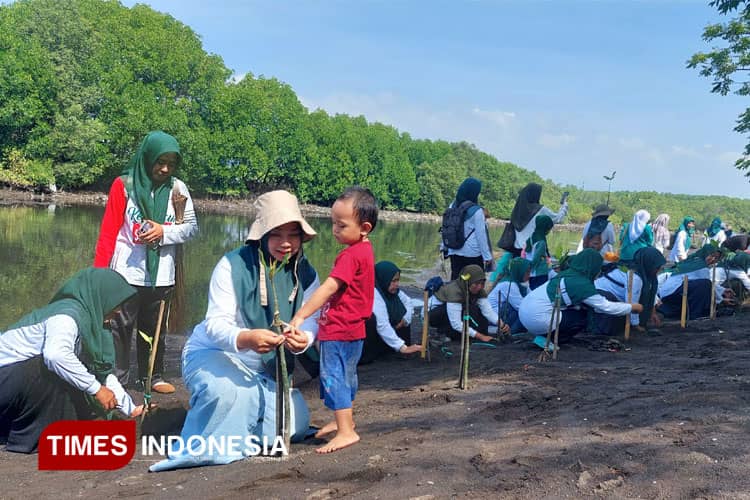Hari Perempuan Sedunia, Guru PAUD Muslimat NU Banyuwangi Tebar Benih Kepedulian Lingkungan