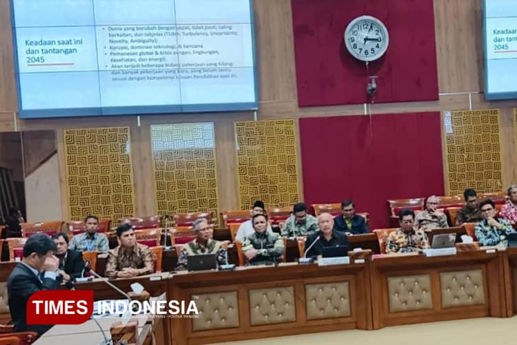 Rektor UNJ Bahas Sistem Pendidikan Nasional dalam RDP Komisi X DPR RI
