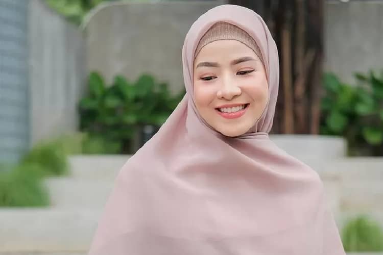 Tips Makeup Lebaran, Flawless dan Tetap Segar Seharian