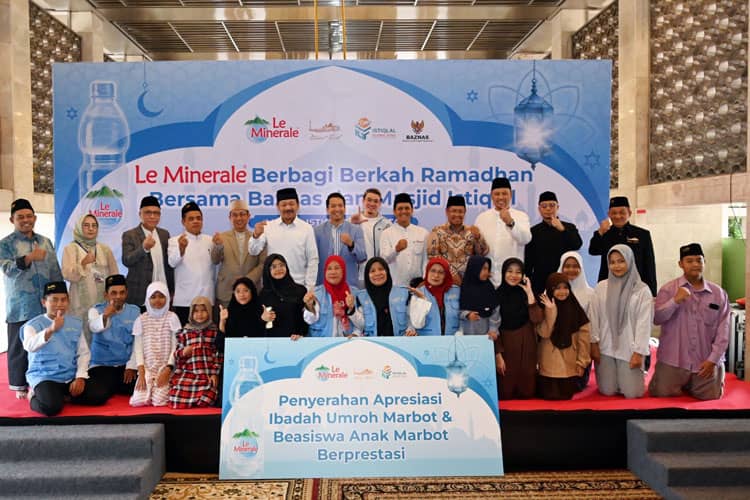 Wujudkan Impian Marbot Masjid Istiqlal: Le Minerale Berangkatkan Umroh dan Beri Beasiswa