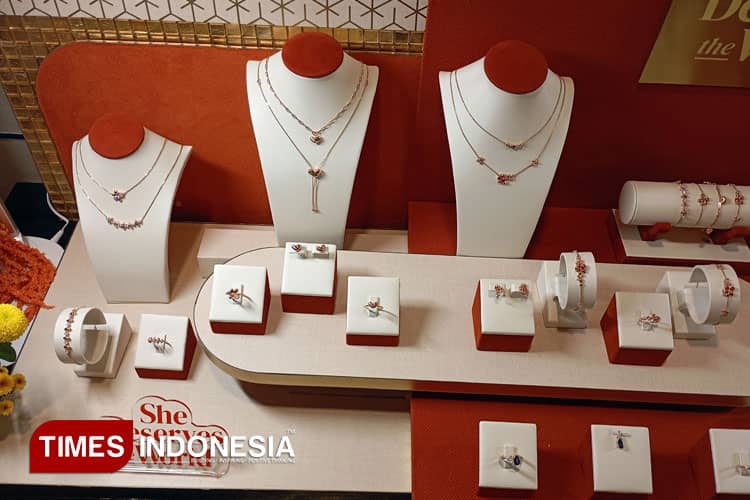 SKK Jewels Resmi Luncurkan She Deserves the World, Perhiasan Emas dengan Makna Unik bagi Wanita