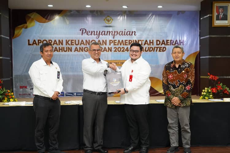 Bupati Kediri Serahkan LKPD 2024 ke BPK Perwakilan Jawa Timur