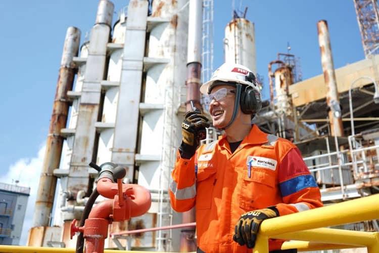 Para Perwira Pertamina Penjaga Ketahanan Energi Nasional Saat Libur Lebaran