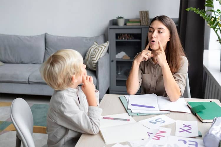 Mengatasi Speech Delay pada Anak: Penyebab, Tanda, dan Cara Mengatasinya