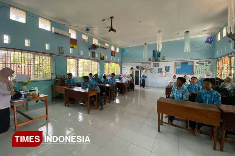 Disdikdaya Kabupaten Probolinggo Monev Kegiatan Pertama Aktif Masuk Sekolah
