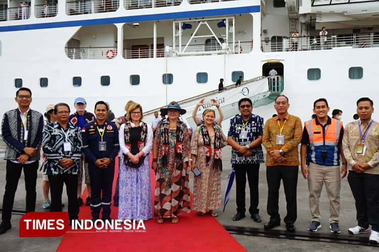 MV Nautica Angkut 586 Wisatawan Asing Kunjungi Sumba Timur