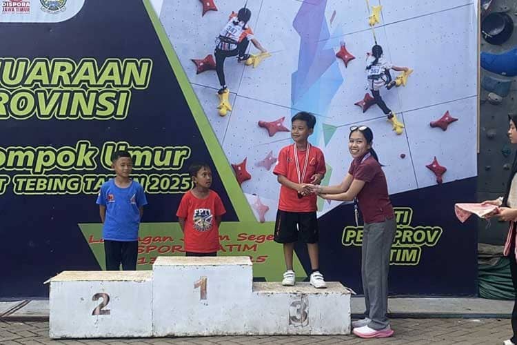 Atlet Panjat Tebing Kabupaten Probolinggo Raih Medali di Kejurprov Kelompok Umur FPRI Jatim 2025