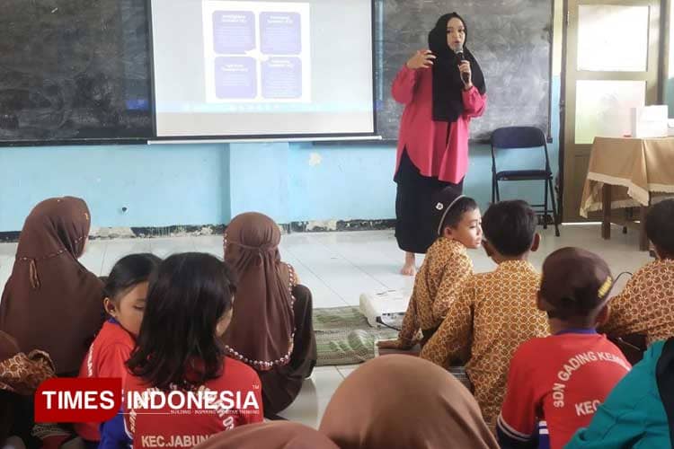 Mahasiswa Unisma Malang Turut Tingkatkan Kualitas Pendidikan Anak di Desa Gading Kembar