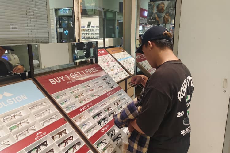 Optik Melawai Meriahkan Malang Mbois Vaganza 2025 dengan Diskon Hingga 80 Persen