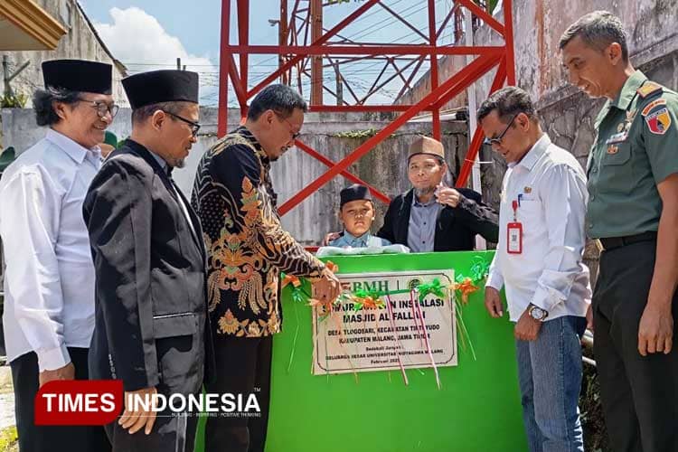 Tebarkan Kebaikan,Rektor UWG Malang Resmikan Sumur Bor di Desa Tlogosari Tirtoyudo