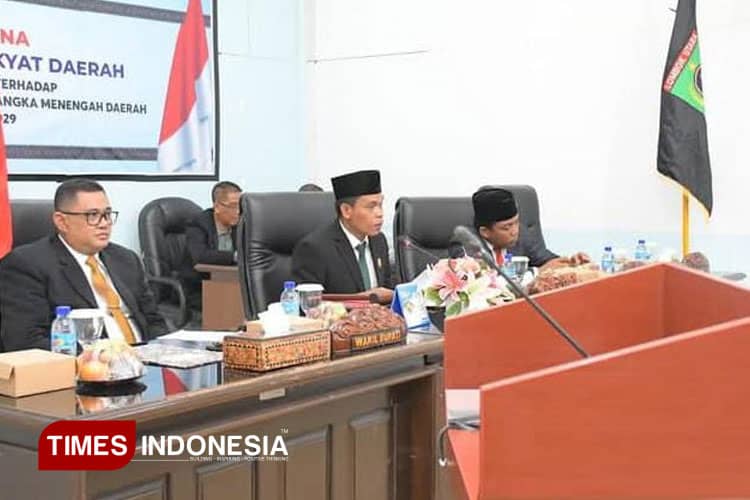 Ketua DPRD KLU Pimpin Rapat Paripurna RPJMD KLU 2025-2029