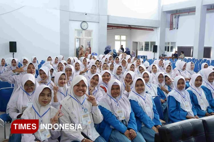Antusiasme Siswa SMA Gresik Ikuti Kuliah Sehari di UMG