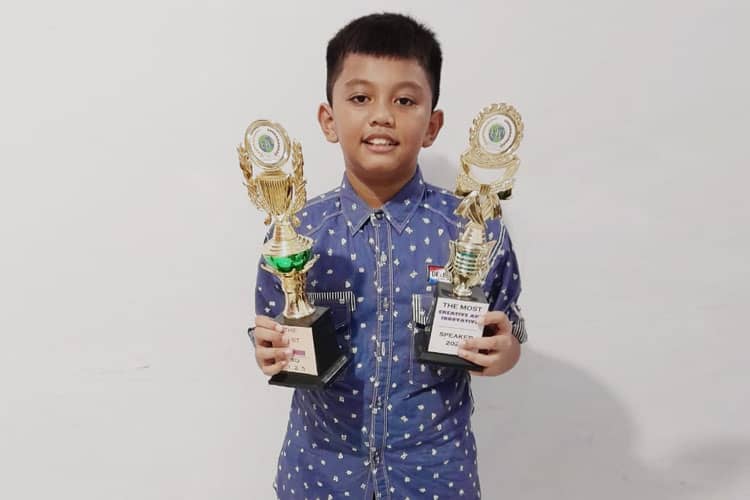 Habibie Raih Juara Ganda di ETC Ternate’s Speak English Contest