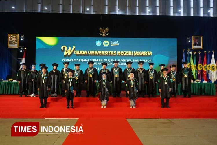 Wisuda UNJ 2024/2025: Momen Meriah di GOR Berstandar Internasional